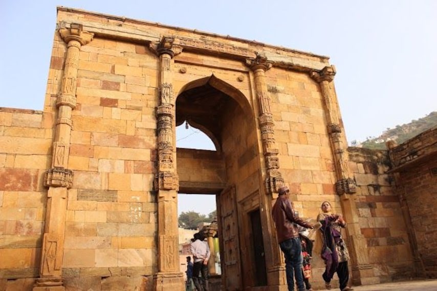 Adhai Din Ka Jhonpra-3